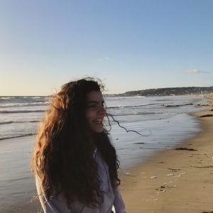 Meet your Posher, Kenzie